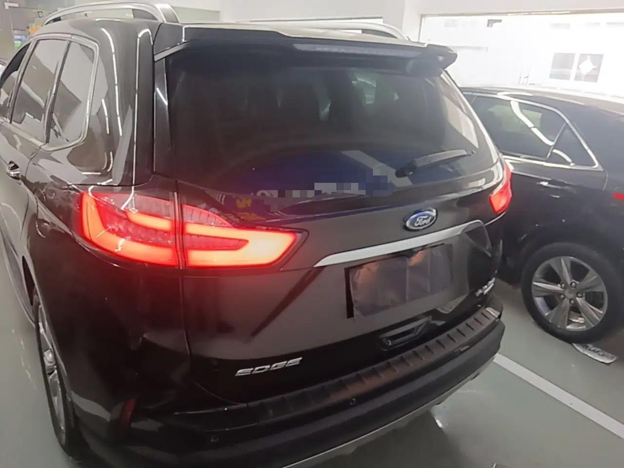 Ford Edge 2020 EcoBoost 245 Two-Wheel-Drive Platinum Edition 5 Seats — миниатюра 5