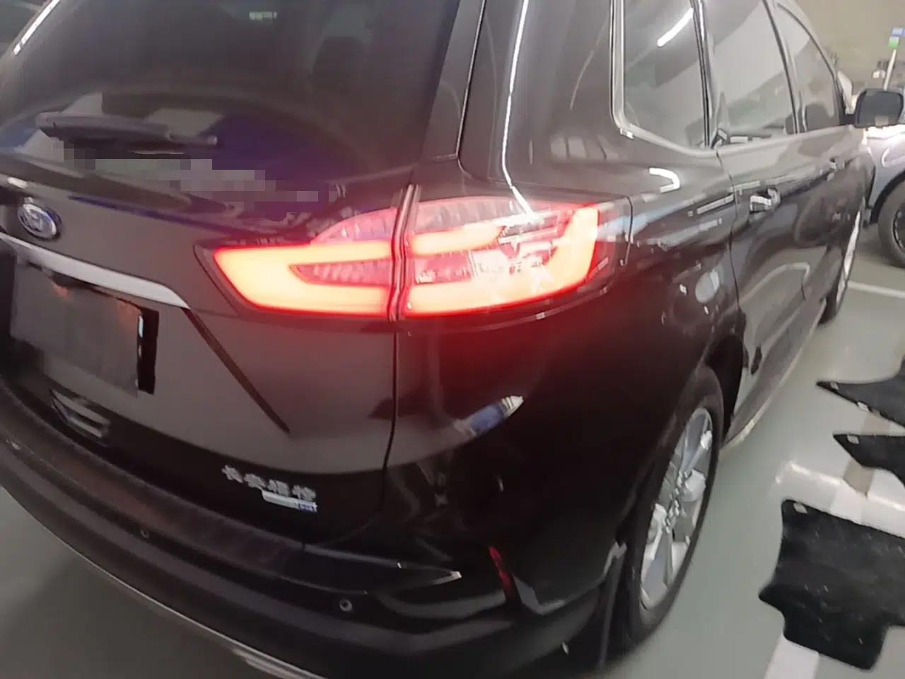Ford Edge 2020 EcoBoost 245 Two-Wheel-Drive Platinum Edition 5 Seats — миниатюра 9