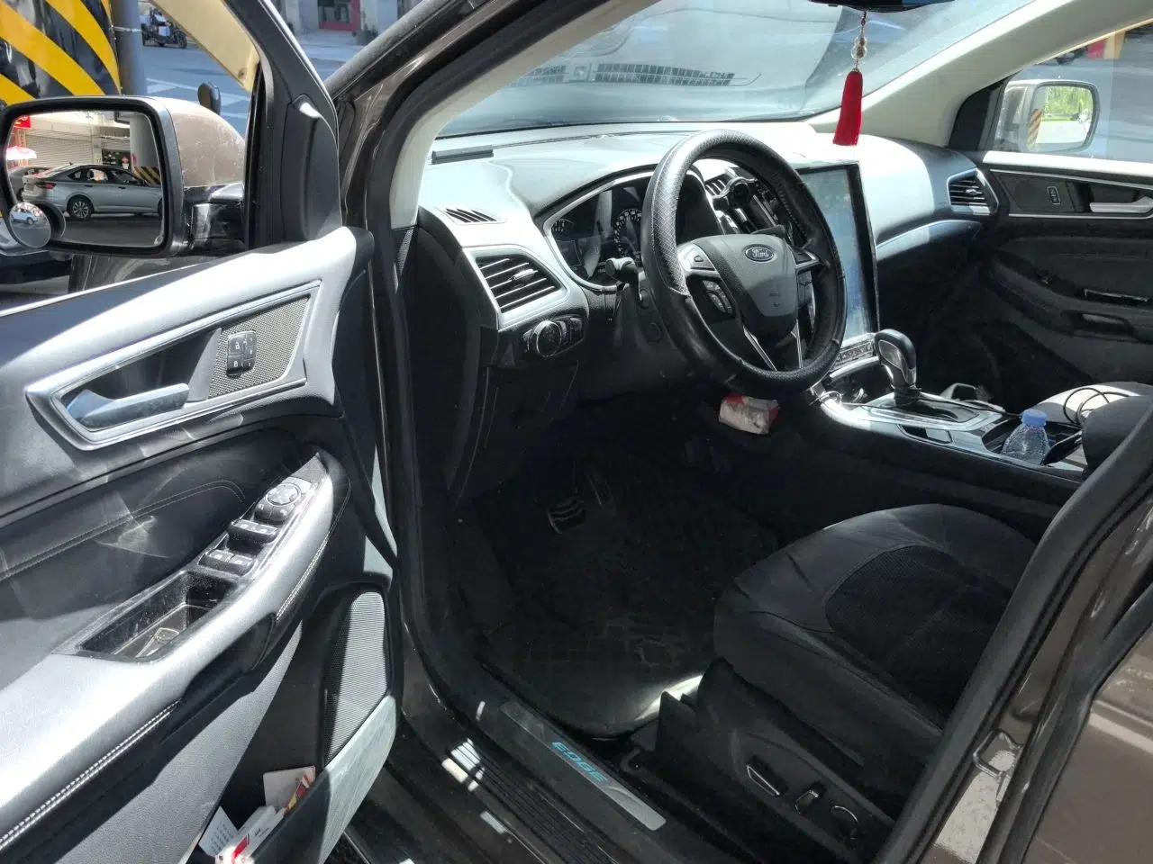 Ford Edge 2016 EcoBoost 245 Four-Wheel Drive Titanium 7-Seater — миниатюра 16