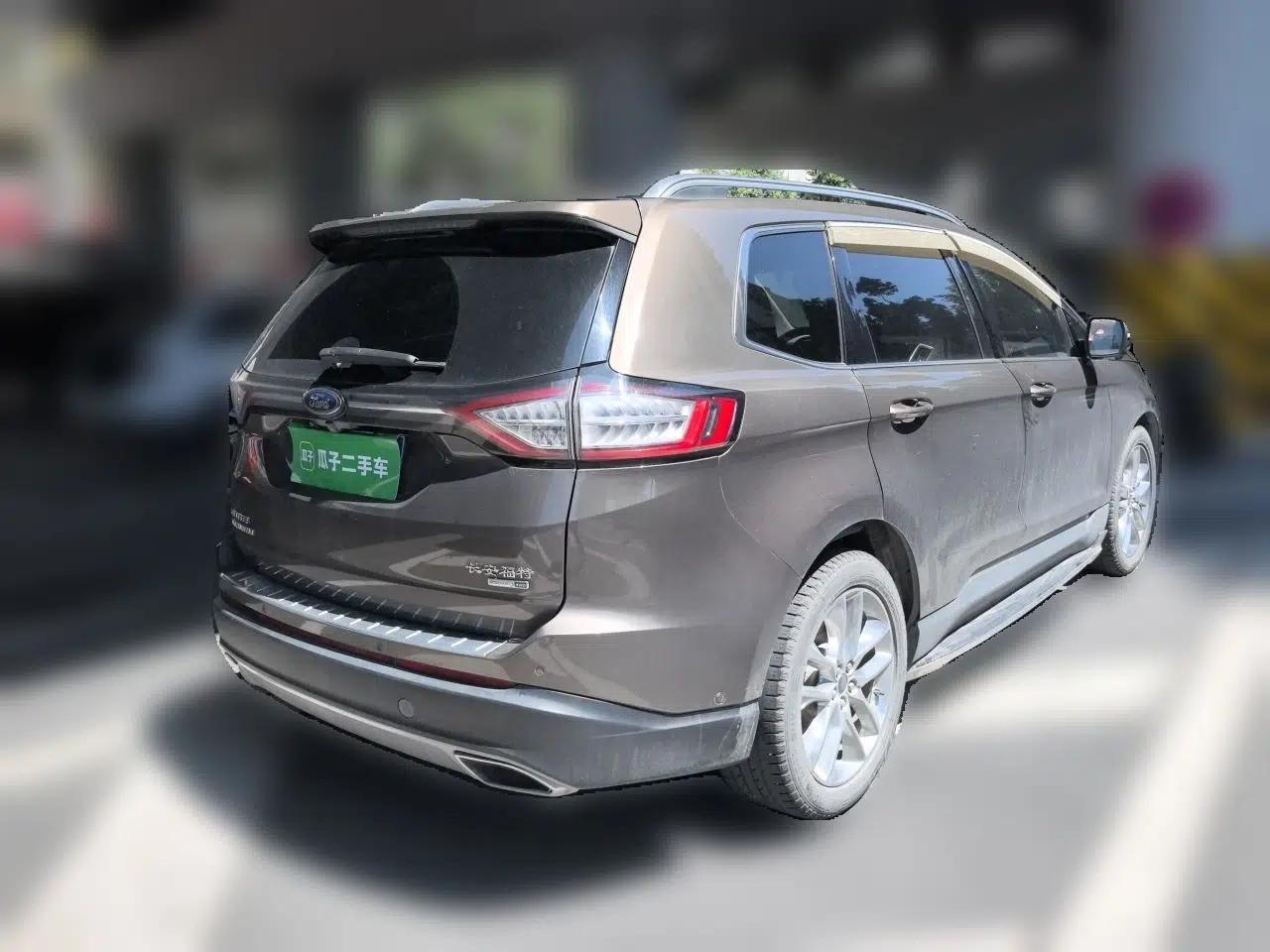 Ford Edge 2016 EcoBoost 245 Four-Wheel Drive Titanium 7-Seater — миниатюра 6