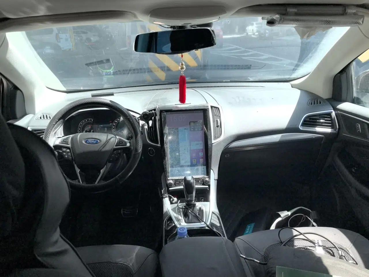 Ford Edge 2016 EcoBoost 245 Four-Wheel Drive Titanium 7-Seater — миниатюра 9