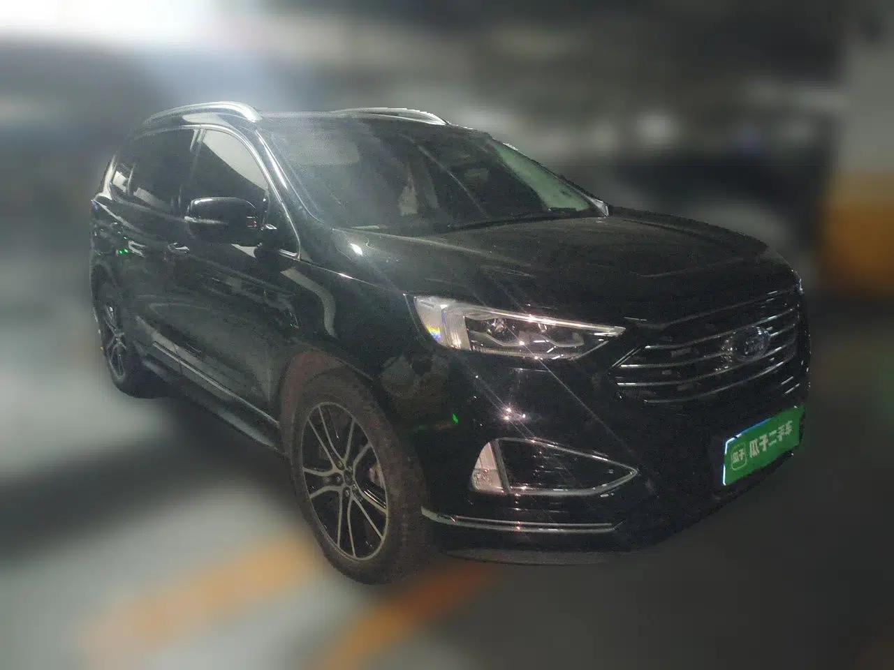 Ford Edge 2020 EcoBoost 245 Two-Wheel Drive Titanium 7-Seater — миниатюра 3