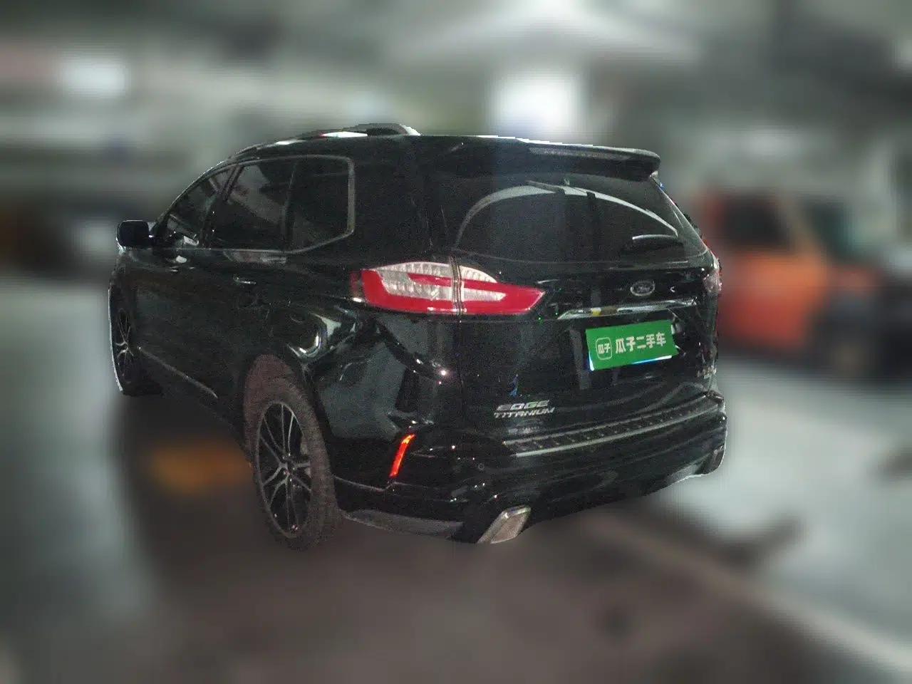 Ford Edge 2020 EcoBoost 245 Two-Wheel Drive Titanium 7-Seater — миниатюра 4