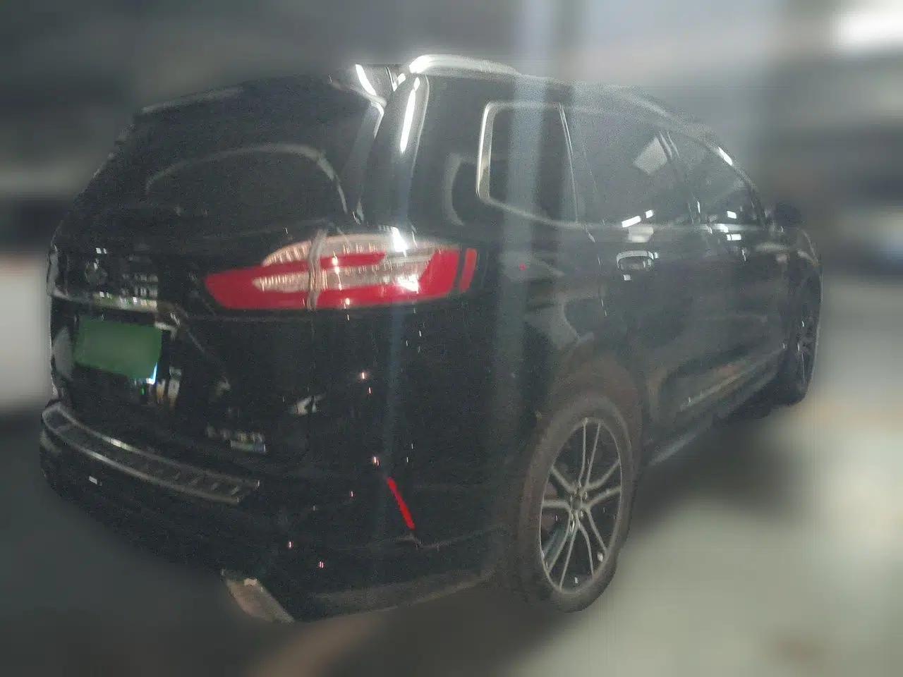 Ford Edge 2020 EcoBoost 245 Two-Wheel Drive Titanium 7-Seater — миниатюра 6