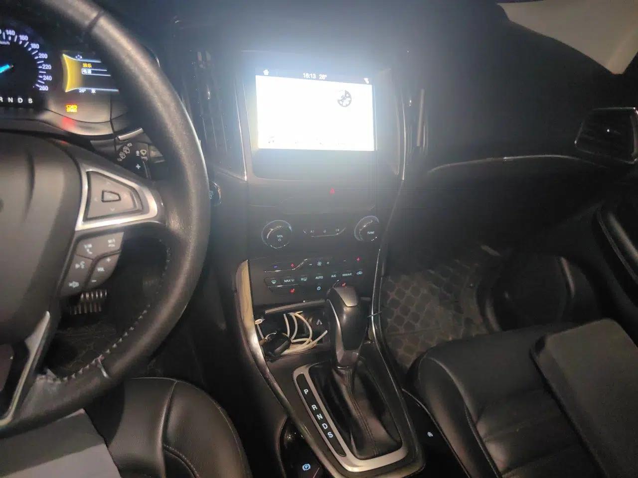 Ford Edge 2018 EcoBoost 245 Two-Wheel-Drive Titanium 7-Seater China V Standard — миниатюра 13