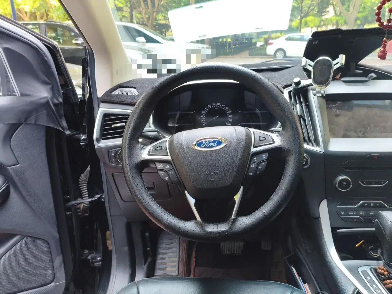 Ford Edge 2016 EcoBoost 245 Four-Wheel Drive Titanium Edition 7-Seater — миниатюра 10
