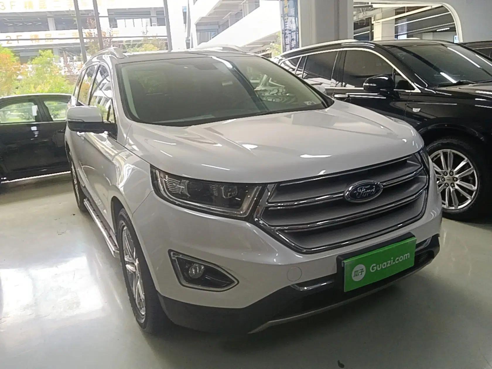 Ford Edge 2016 EcoBoost 245 Two-Wheel-Drive Titanium 7-Seater — миниатюра 3