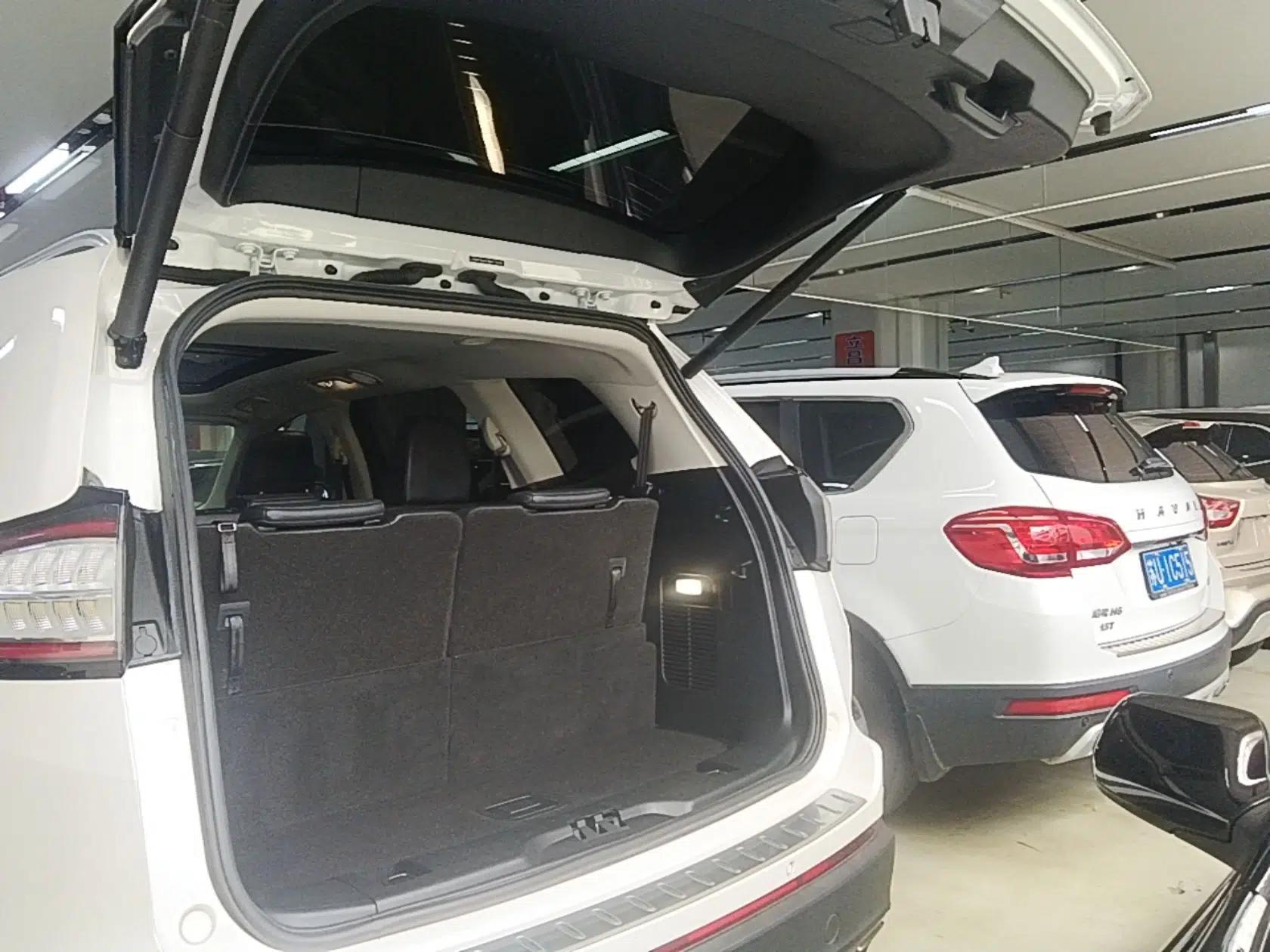 Ford Edge 2016 EcoBoost 245 Two-Wheel-Drive Titanium 7-Seater — миниатюра 22