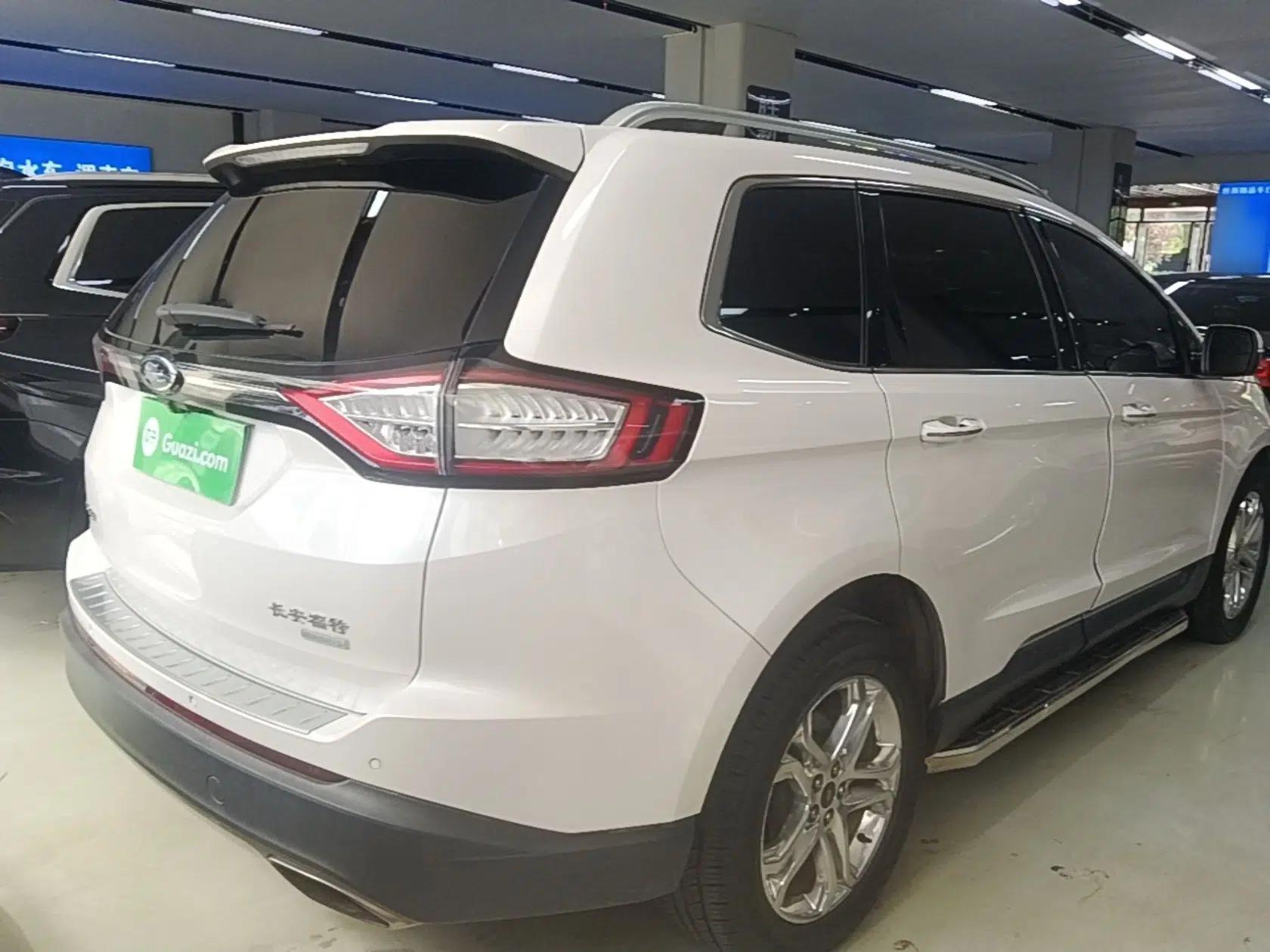 Ford Edge 2016 EcoBoost 245 Two-Wheel-Drive Titanium 7-Seater — миниатюра 6