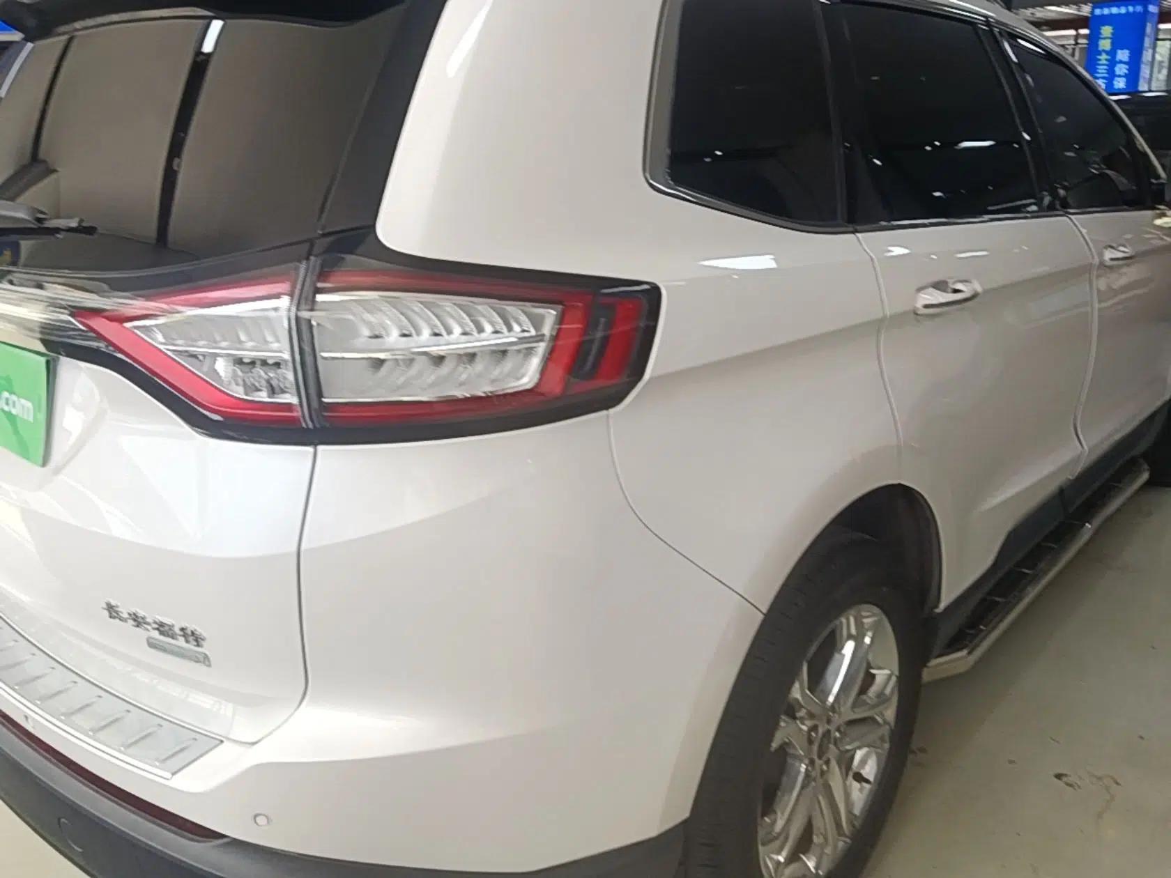 Ford Edge 2016 EcoBoost 245 Two-Wheel-Drive Titanium 7-Seater — миниатюра 9