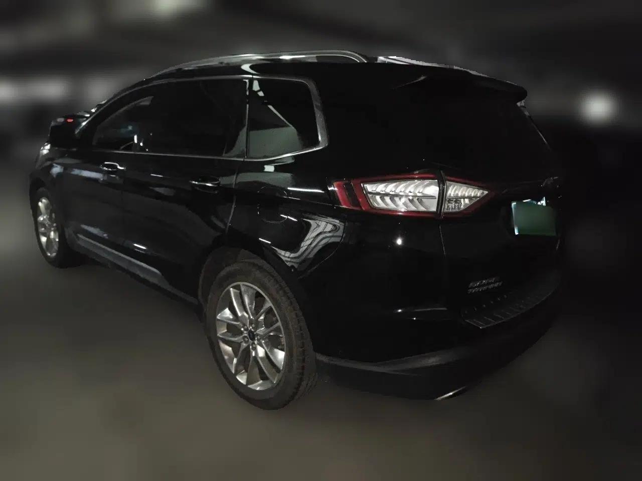 Ford Edge 2016 EcoBoost 245 Four-Wheel Drive Titanium 7-Seater — миниатюра 4