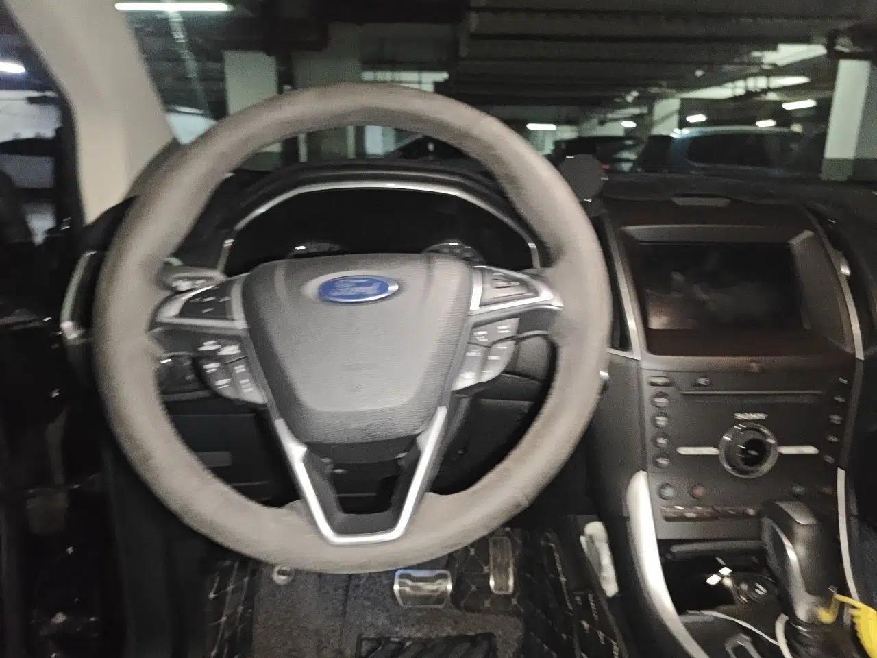 Ford Edge 2016 EcoBoost 245 Four-Wheel Drive Titanium 7-Seater — миниатюра 10