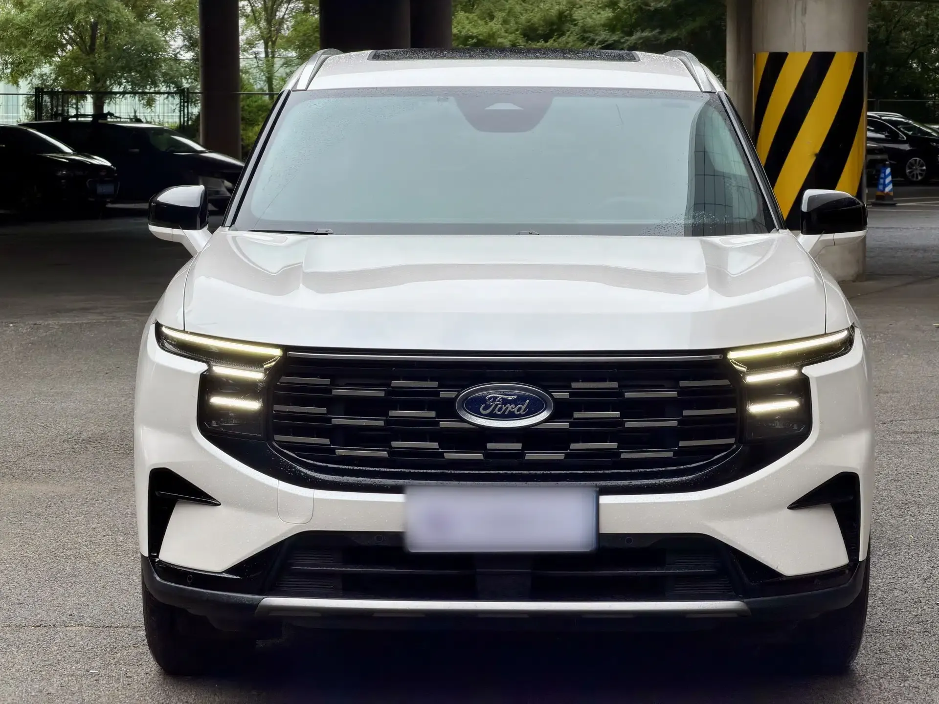 Ford Edge 2023 Ford Explorer L 2.0T EcoBoost E-Hybrid Two-Wheel Drive 7-Seater Luxury Model — миниатюра 2