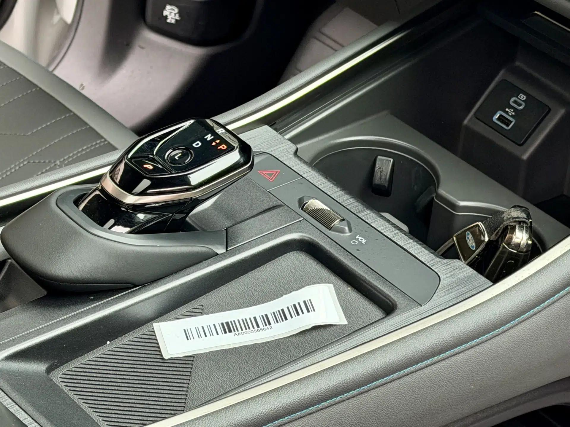 Ford Edge 2023 Ford Explorer L 2.0T EcoBoost E-Hybrid Two-Wheel Drive 7-Seater Luxury Model — миниатюра 11