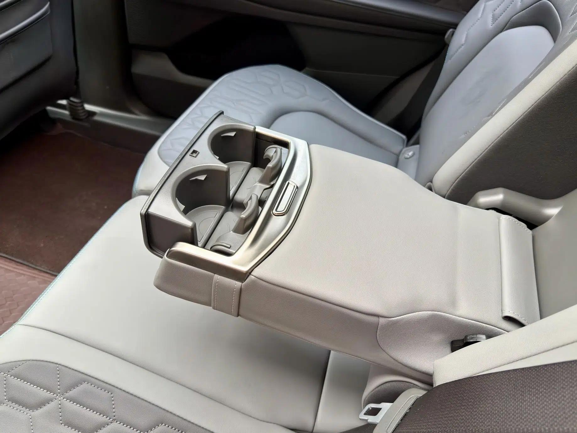 Ford Edge 2023 Ford Explorer L 2.0T EcoBoost E-Hybrid Two-Wheel Drive 7-Seater Luxury Model — миниатюра 13
