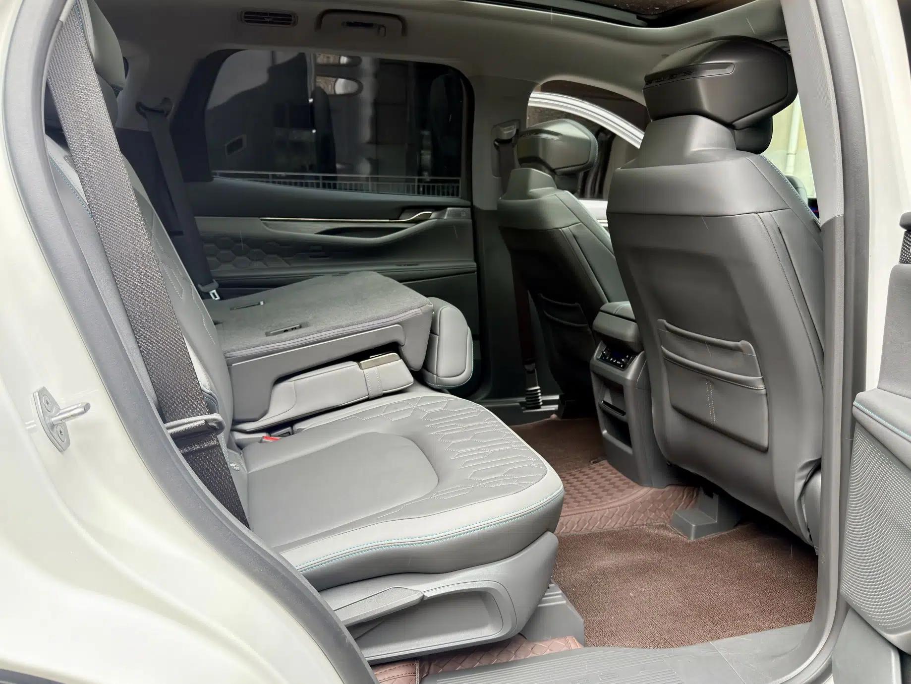 Ford Edge 2023 Ford Explorer L 2.0T EcoBoost E-Hybrid Two-Wheel Drive 7-Seater Luxury Model — миниатюра 20
