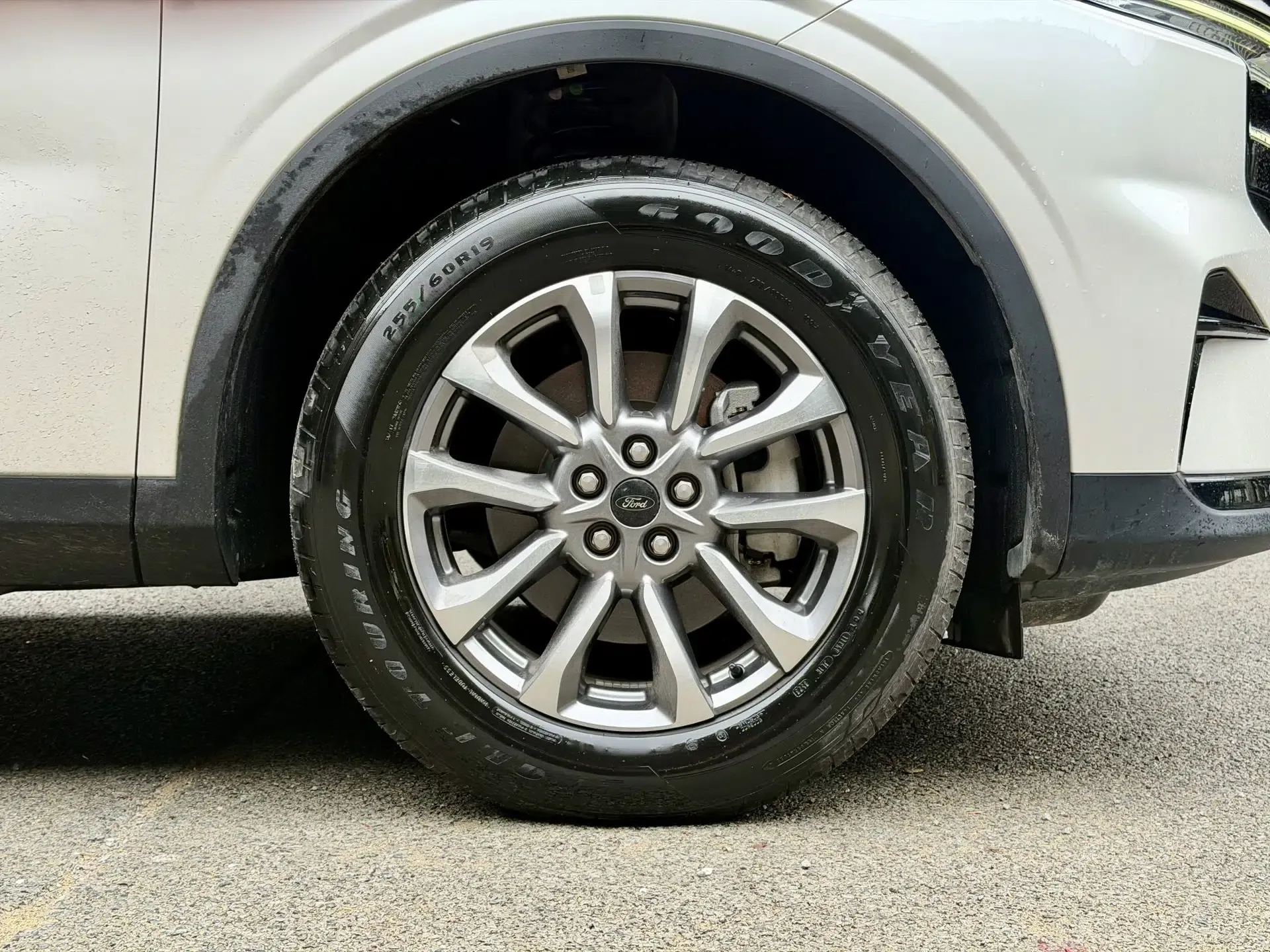 Ford Edge 2023 Ford Explorer L 2.0T EcoBoost E-Hybrid Two-Wheel Drive 7-Seater Luxury Model — миниатюра 5