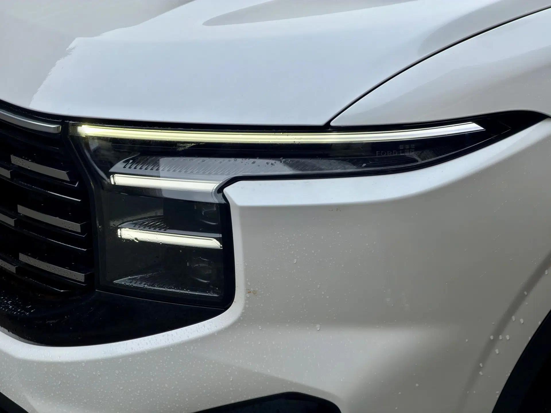 Ford Edge 2023 Ford Explorer L 2.0T EcoBoost E-Hybrid Two-Wheel Drive 7-Seater Luxury Model — миниатюра 6