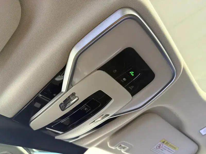 Hongqi E-HS9 2022 Model 690km Flagship Edition (Six Seats) — миниатюра 7