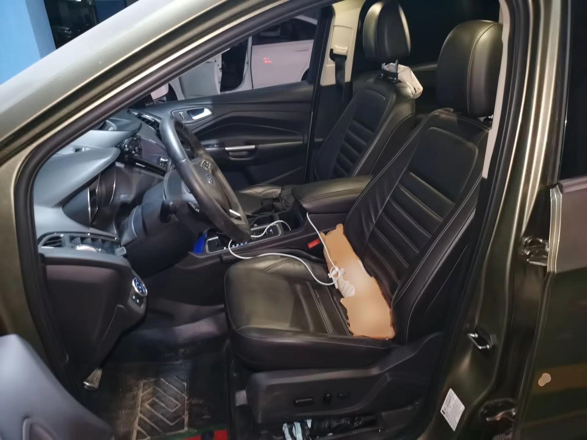 Ford Kuga 2017 EcoBoost 180 Two-Wheel-Drive Luxury Wing Edition — миниатюра 15