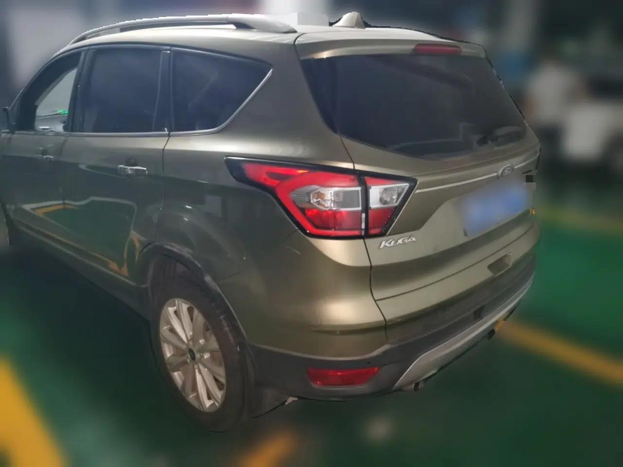 Ford Kuga 2017 EcoBoost 180 Two-Wheel-Drive Luxury Wing Edition — миниатюра 4