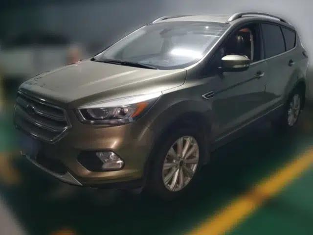 Ford Kuga 2017 EcoBoost 180 Two-Wheel-Drive Luxury Wing Edition