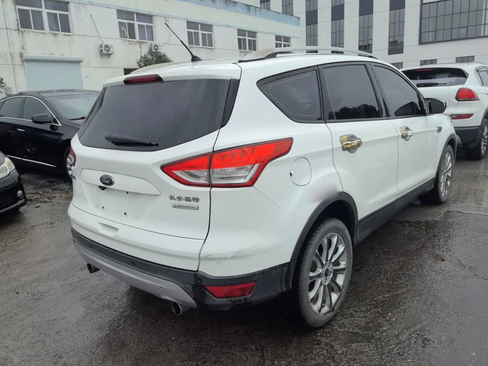 Ford Kuga 2015 1.5L GTDi Two-Wheel-Drive Comfort Model — миниатюра 6