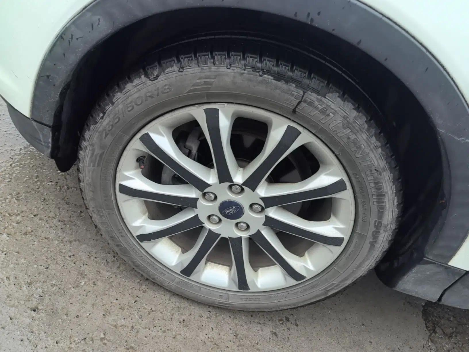 Ford Kuga 2015 1.5L GTDi Two-Wheel-Drive Comfort Model — миниатюра 10
