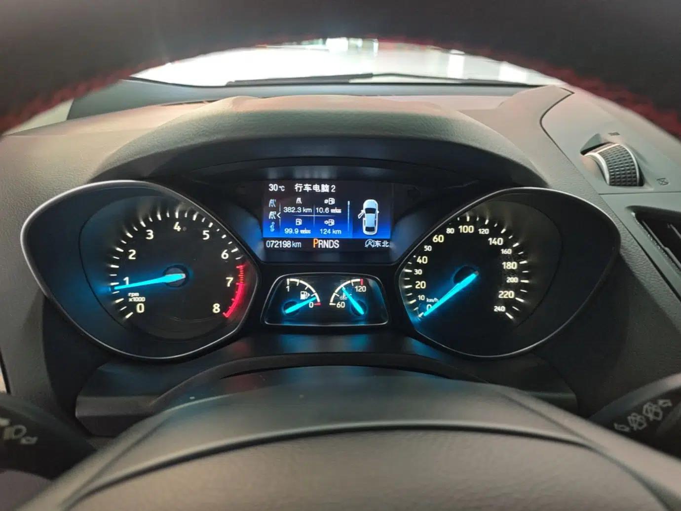 Ford Kuga 2017 EcoBoost 180 Two-Wheel-Drive Luxury Wing Edition — миниатюра 14