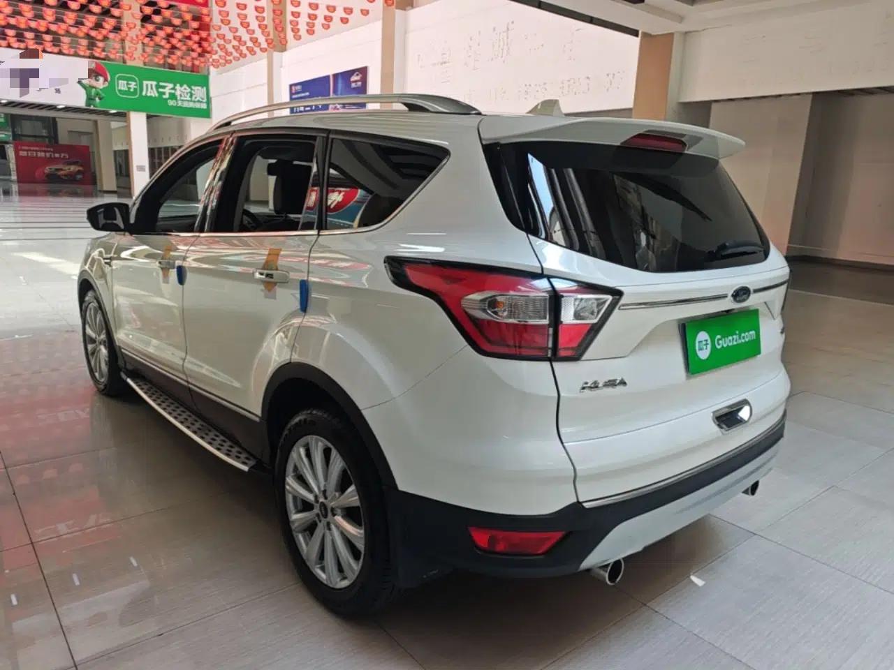 Ford Kuga 2017 EcoBoost 180 Two-Wheel-Drive Luxury Wing Edition — миниатюра 4