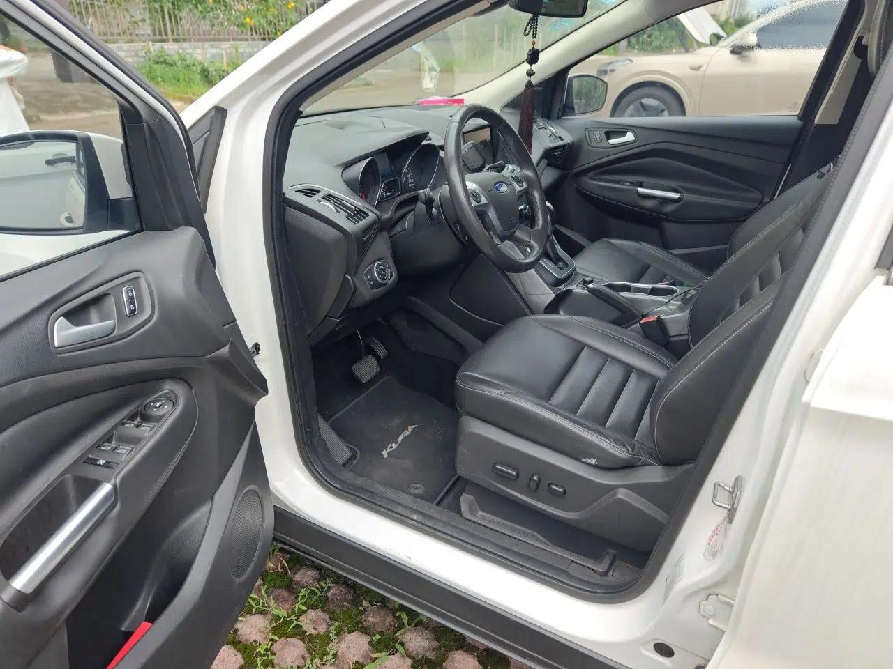 Ford Kuga 2015 2.0L GTDi Four-Wheel Drive Elite Model — миниатюра 16