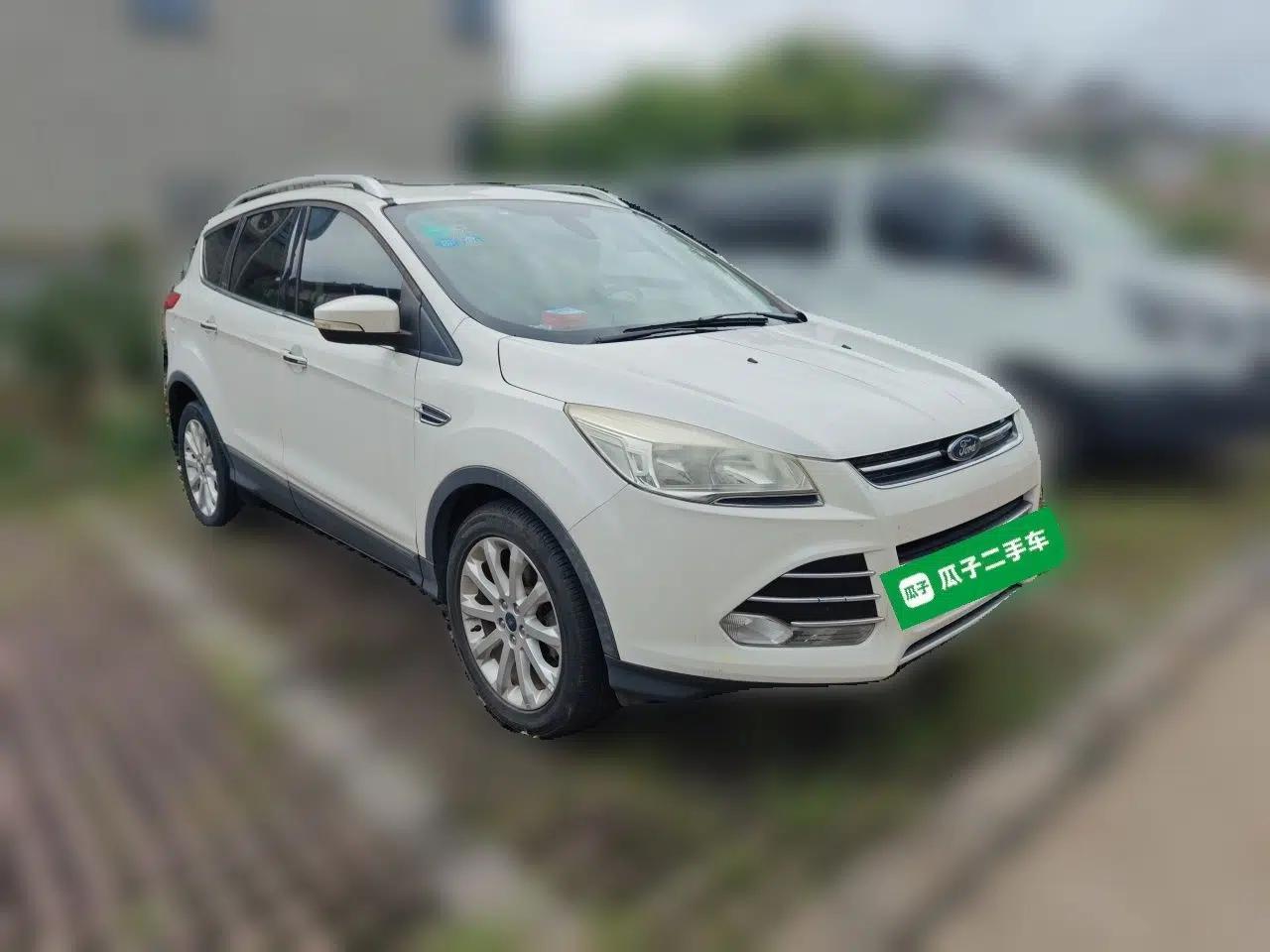 Ford Kuga 2015 2.0L GTDi Four-Wheel Drive Elite Model — миниатюра 3