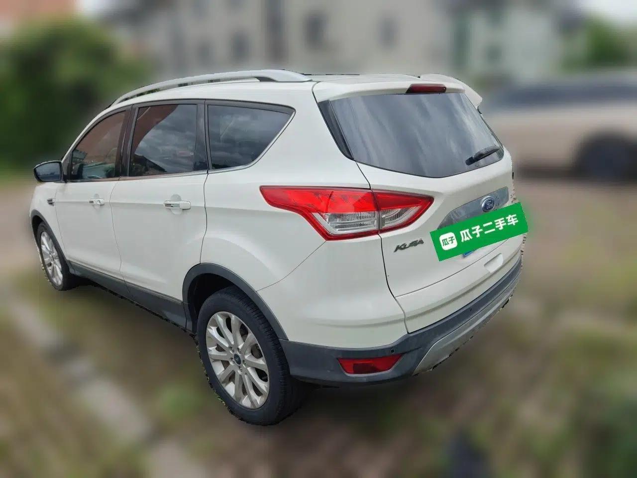 Ford Kuga 2015 2.0L GTDi Four-Wheel Drive Elite Model — миниатюра 4