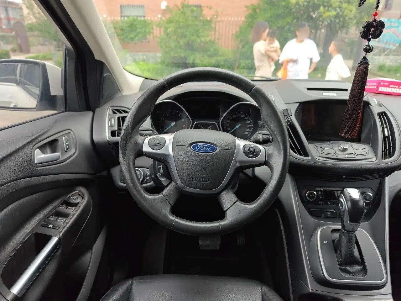 Ford Kuga 2015 2.0L GTDi Four-Wheel Drive Elite Model — миниатюра 10