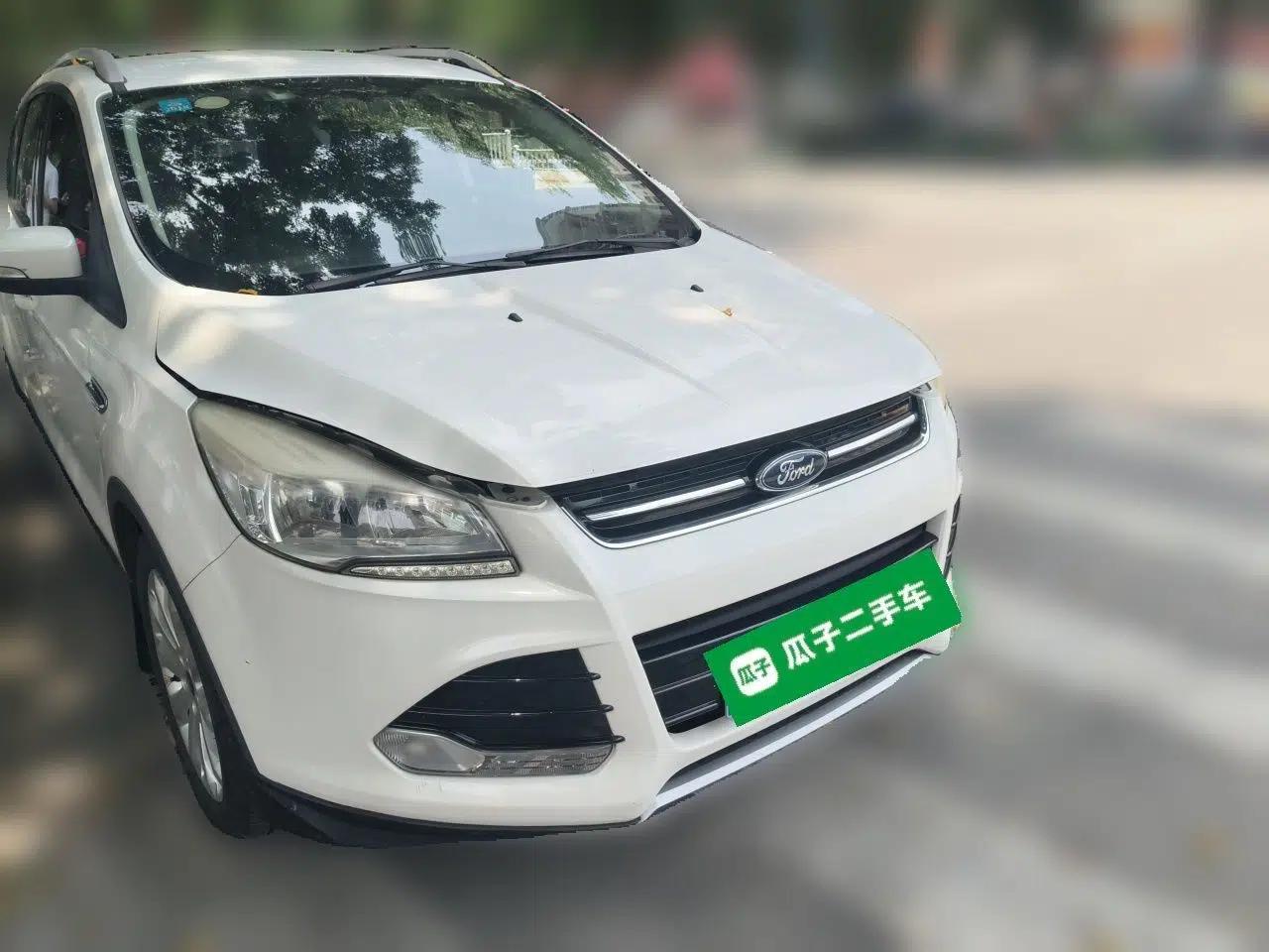 Ford Kuga 2015 1.5L GTDi Two-Wheel-Drive Comfort Model — миниатюра 3