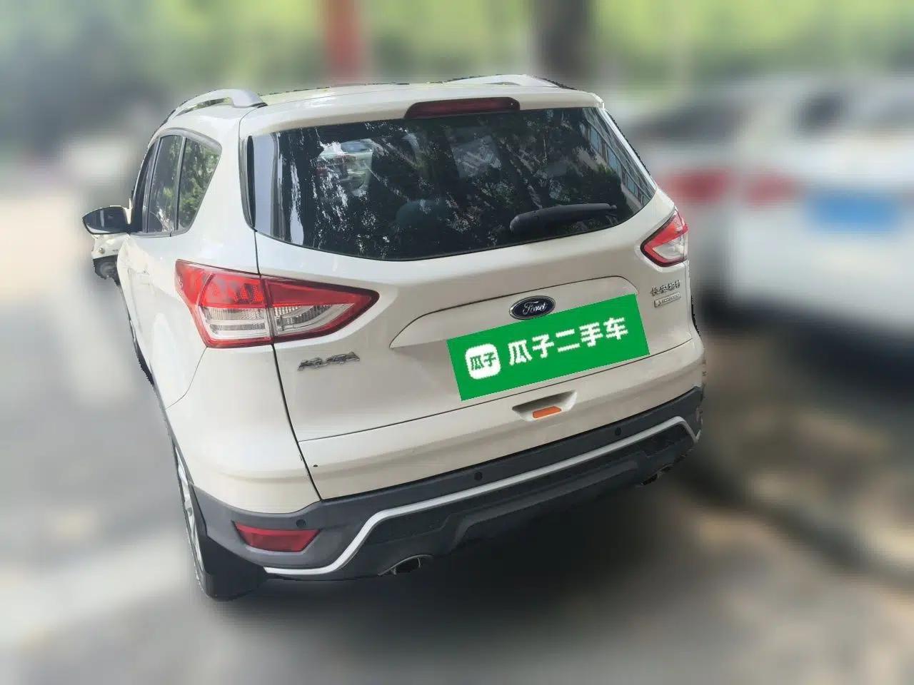 Ford Kuga 2015 1.5L GTDi Two-Wheel-Drive Comfort Model — миниатюра 4