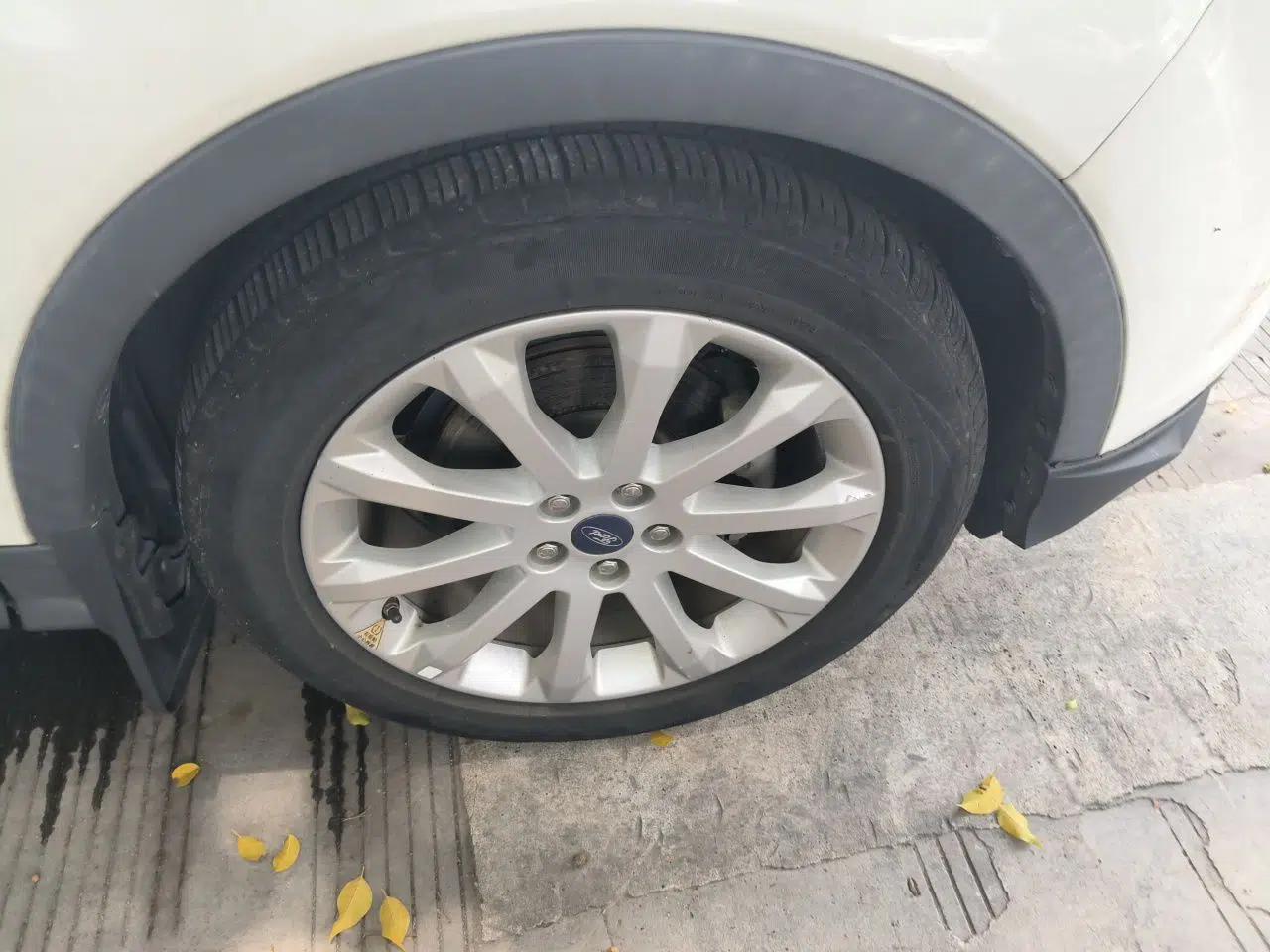 Ford Kuga 2015 1.5L GTDi Two-Wheel-Drive Comfort Model — миниатюра 8