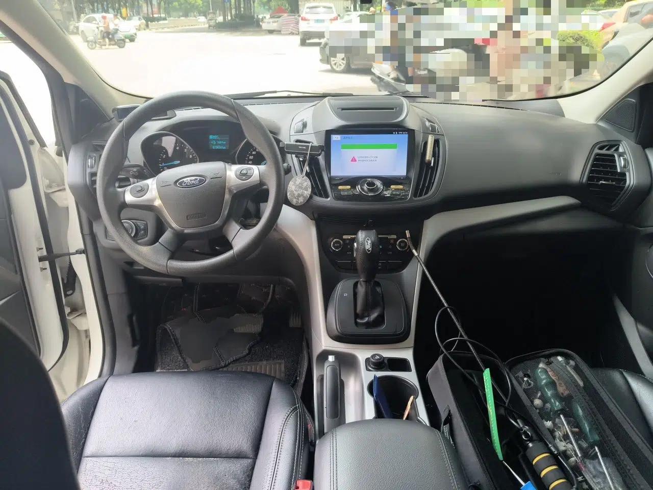 Ford Kuga 2015 1.5L GTDi Two-Wheel-Drive Comfort Model — миниатюра 9