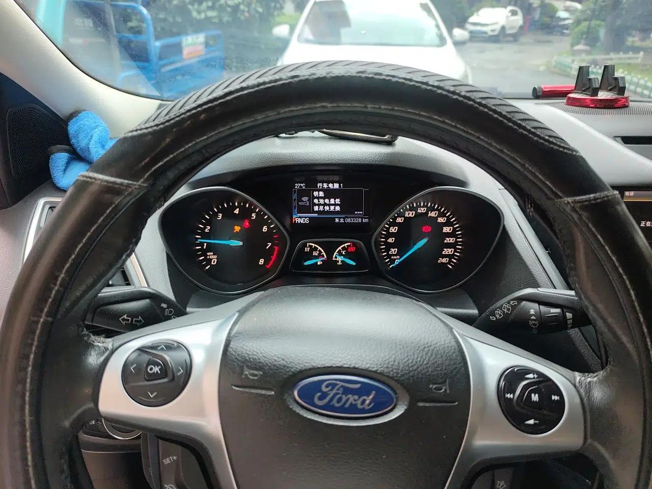 Ford Kuga 2013 2.0L GTDi Four-Wheel Drive Premium Model — миниатюра 11