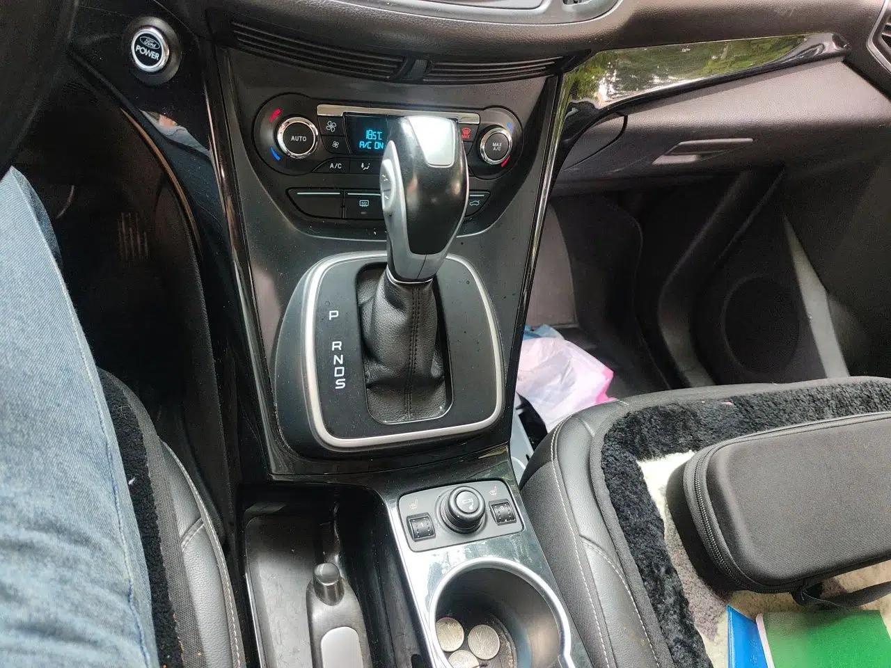 Ford Kuga 2013 2.0L GTDi Four-Wheel Drive Premium Model — миниатюра 14