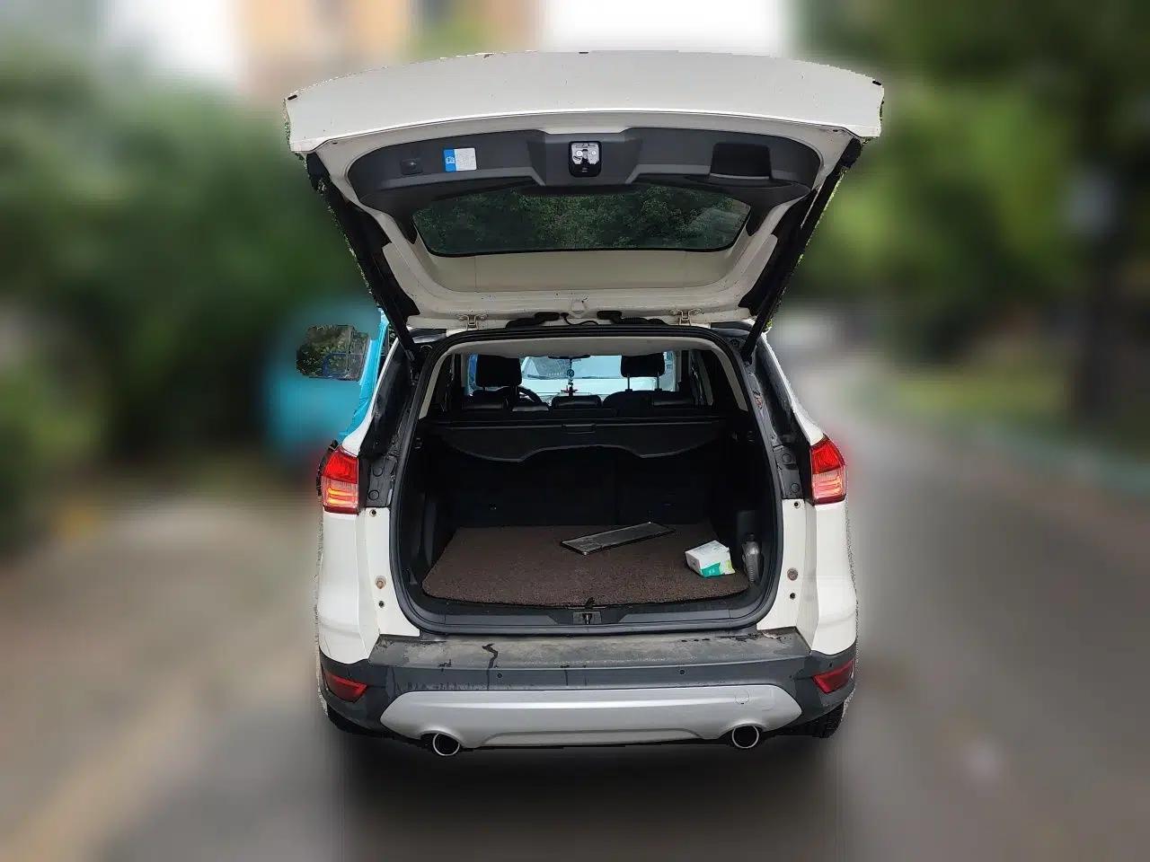 Ford Kuga 2013 2.0L GTDi Four-Wheel Drive Premium Model — миниатюра 19
