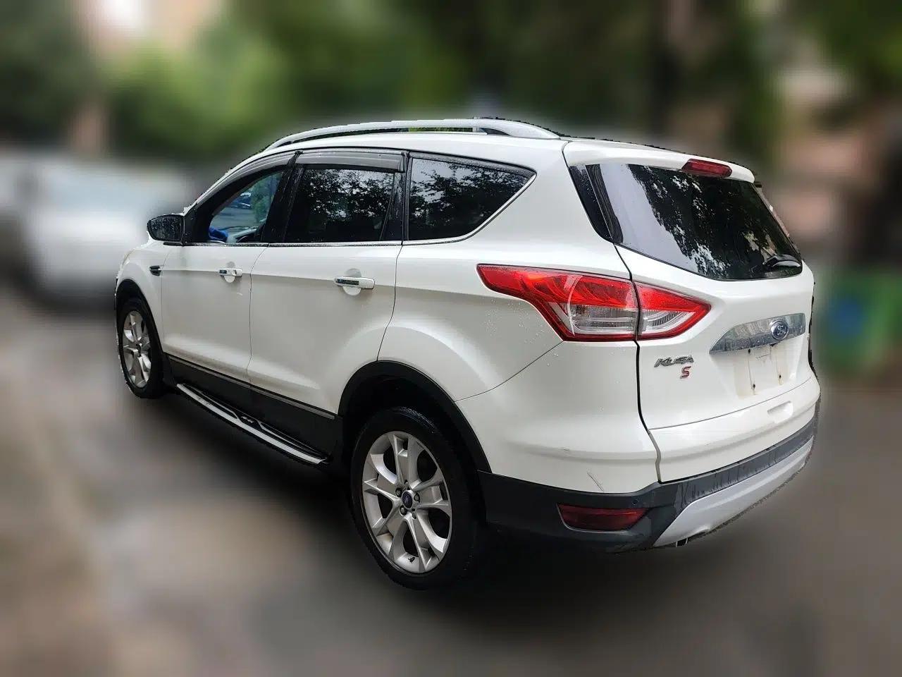 Ford Kuga 2013 2.0L GTDi Four-Wheel Drive Premium Model — миниатюра 4