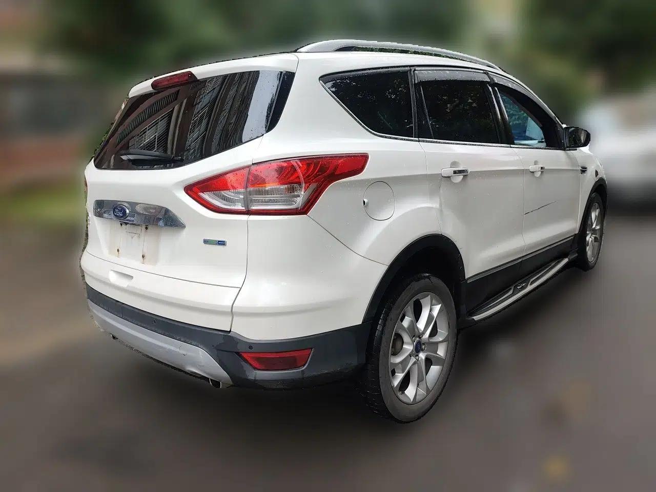 Ford Kuga 2013 2.0L GTDi Four-Wheel Drive Premium Model — миниатюра 6