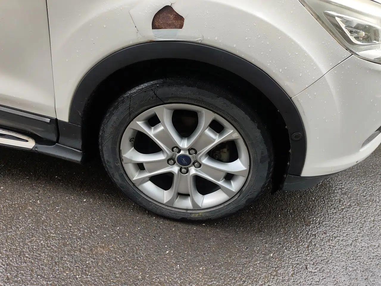 Ford Kuga 2013 2.0L GTDi Four-Wheel Drive Premium Model — миниатюра 8