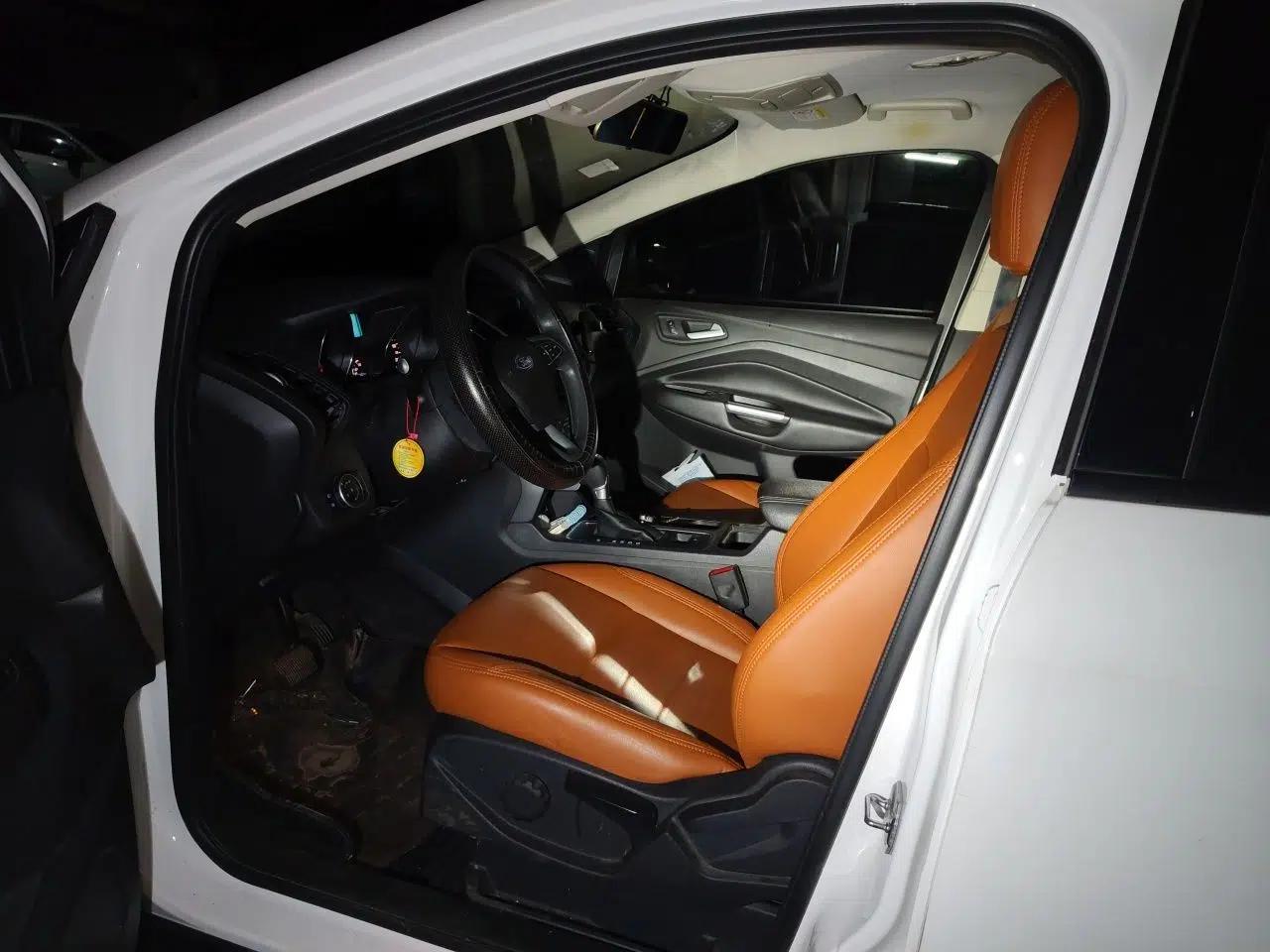 Ford Kuga 2017 EcoBoost 180 Two-Wheel-Drive Elite Trim — миниатюра 12