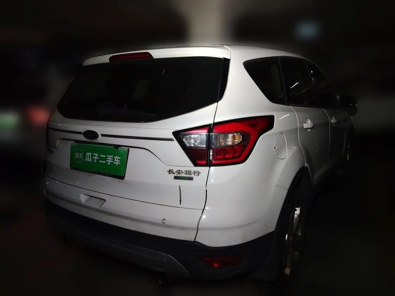 Ford Kuga 2017 EcoBoost 180 Two-Wheel-Drive Elite Trim — миниатюра 4