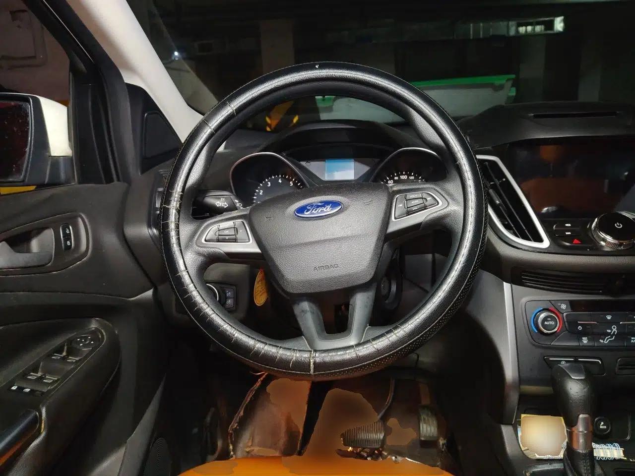 Ford Kuga 2017 EcoBoost 180 Two-Wheel-Drive Elite Trim — миниатюра 7