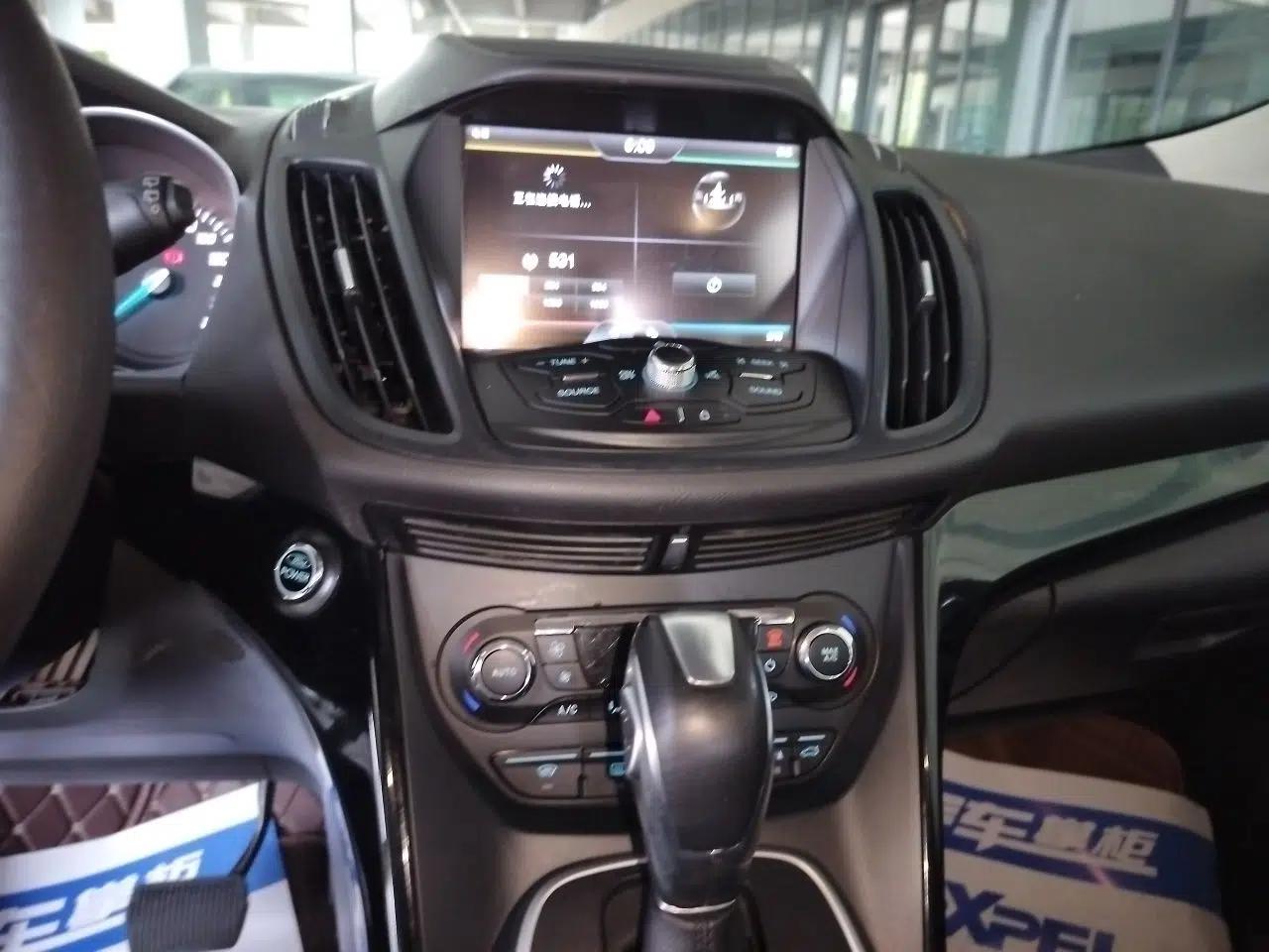 Ford Kuga 2013 2.0L GTDi Four-Wheel Drive Premium Model — миниатюра 13