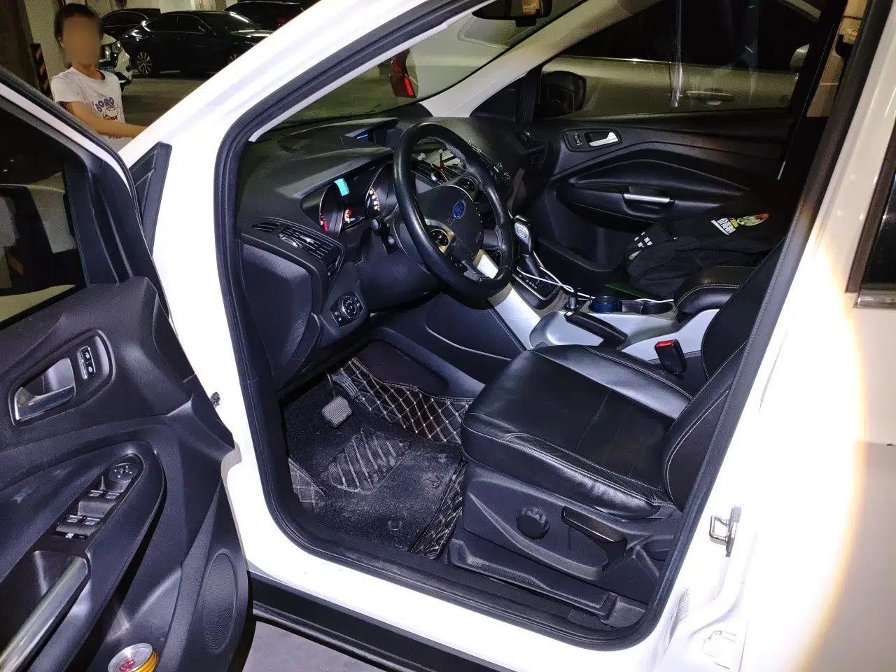 Ford Kuga 2013 1.6L GTDi Two-Wheel-Drive Trend Model — миниатюра 16