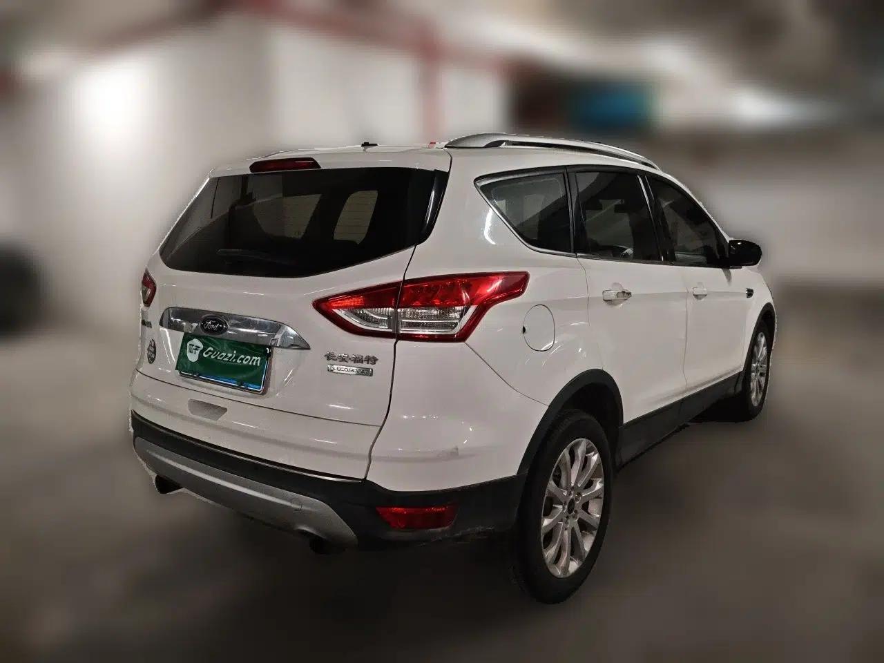 Ford Kuga 2013 1.6L GTDi Two-Wheel-Drive Trend Model — миниатюра 6